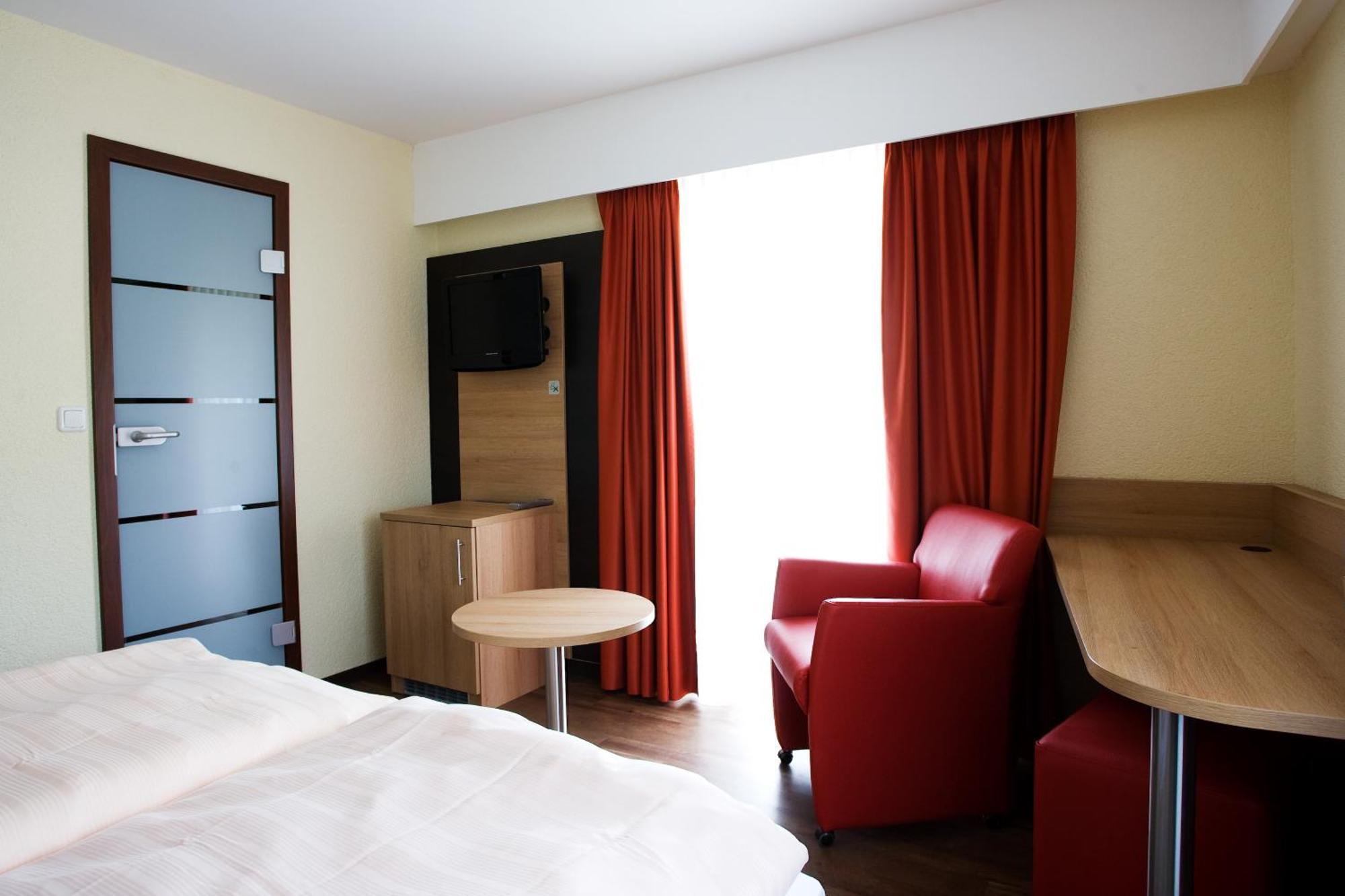Hotel La Baia Cochem Exterior photo
